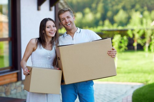 Convenient storage space for moving and business use in Ilford